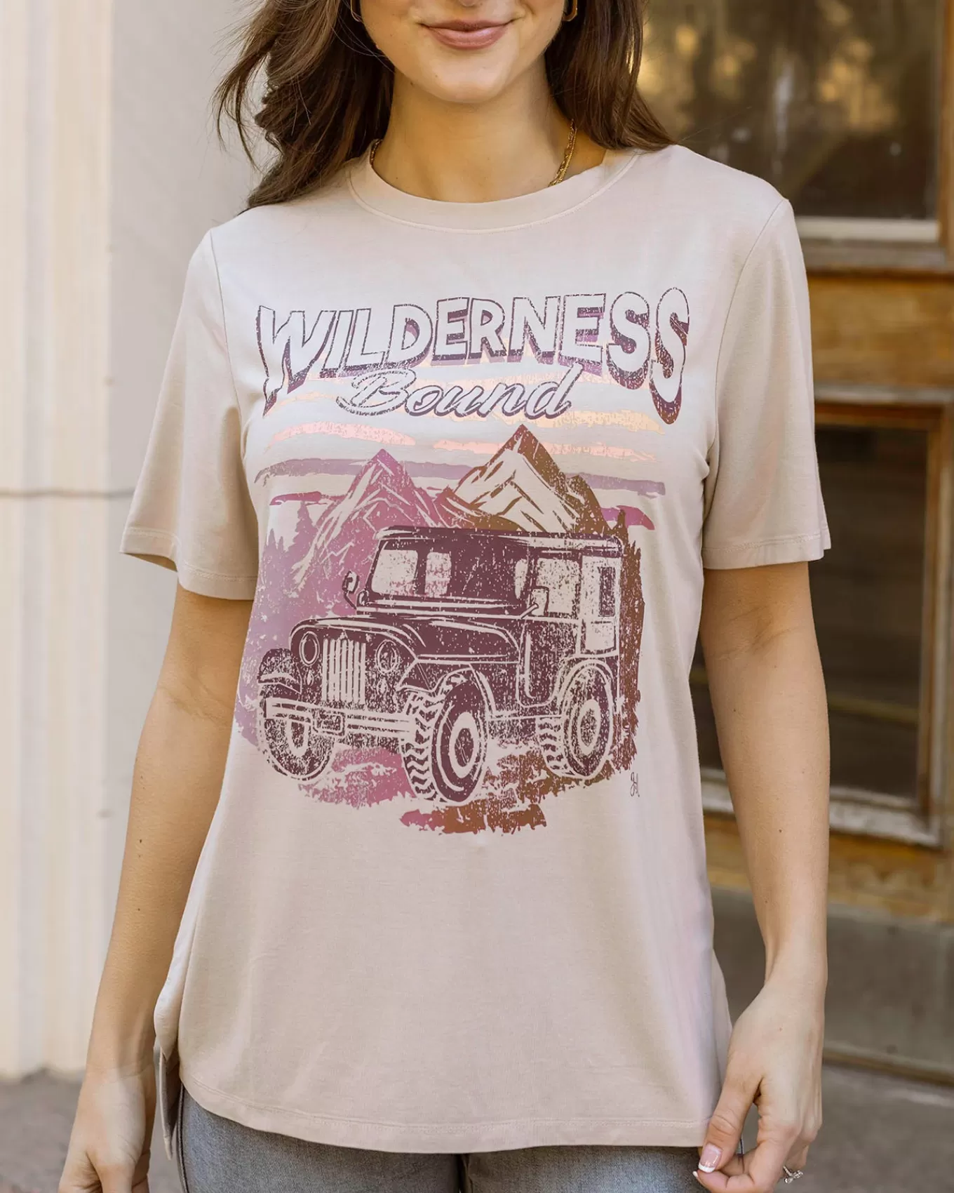 Fashion Side Slit Girlfriend Fit Graphic Tee - Graphic Tees